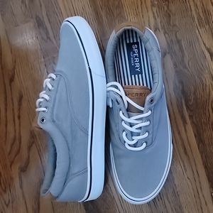 Brand New! Men's Grey Sneaker